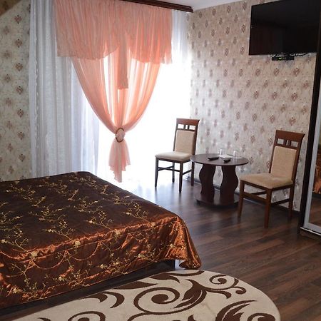Hotel Fiyesta Starokostyantyniv Εξωτερικό φωτογραφία