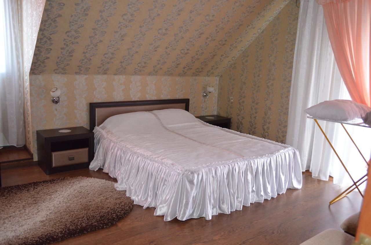 Hotel Fiyesta Starokostyantyniv Εξωτερικό φωτογραφία