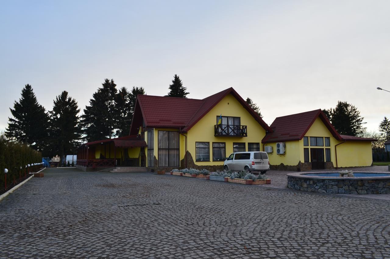 Hotel Fiyesta Starokostyantyniv Εξωτερικό φωτογραφία