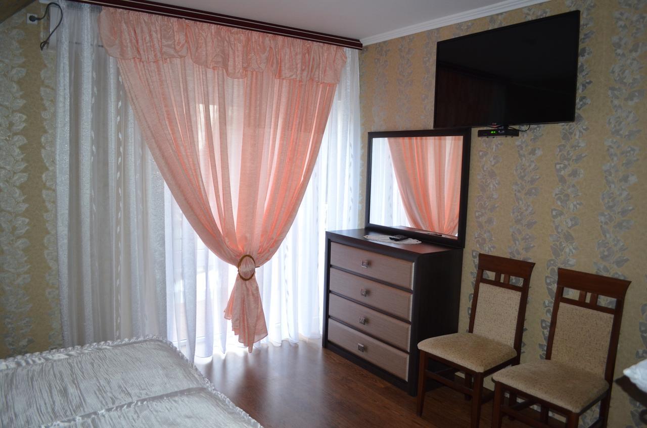 Hotel Fiyesta Starokostyantyniv Εξωτερικό φωτογραφία