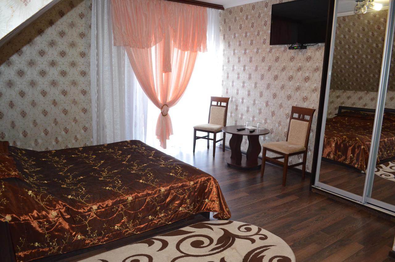 Hotel Fiyesta Starokostyantyniv Εξωτερικό φωτογραφία