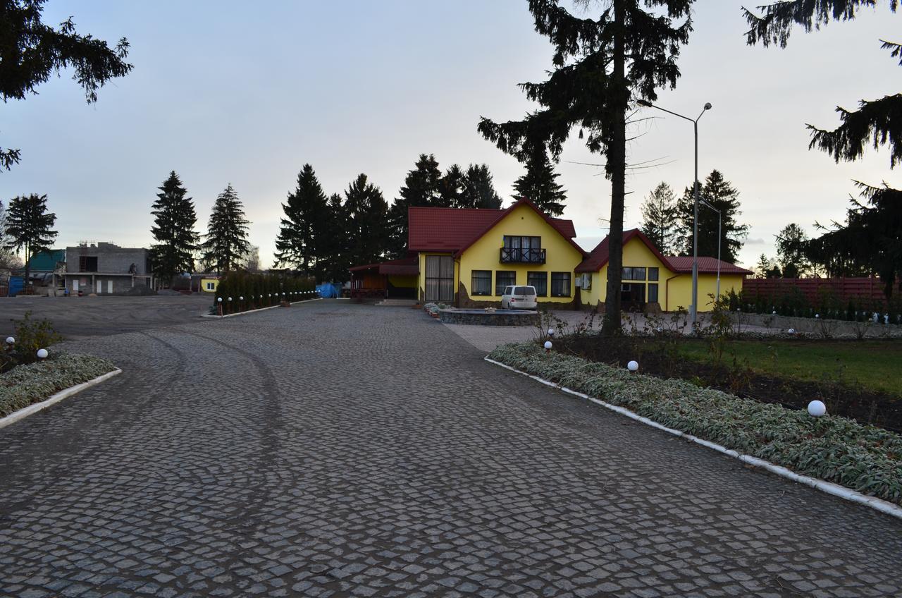 Hotel Fiyesta Starokostyantyniv Εξωτερικό φωτογραφία